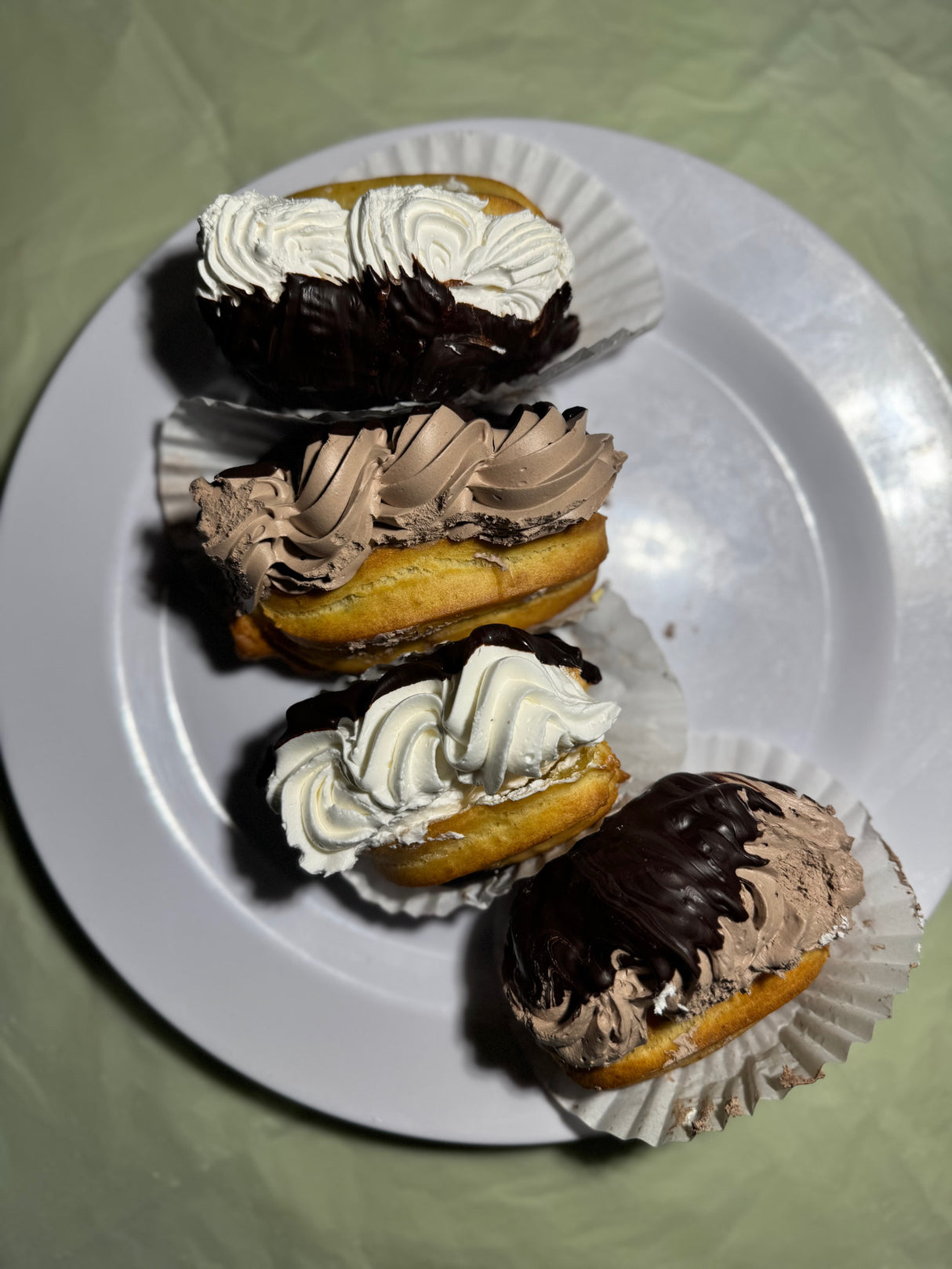 MINI ECLAIRES