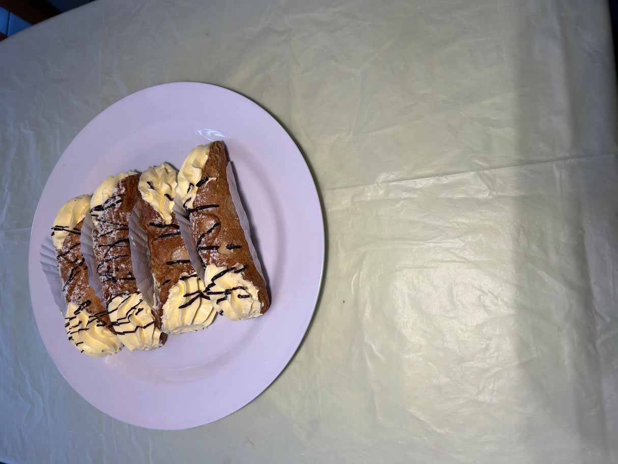 LARGE CANNOLIS WITH RICOTTA