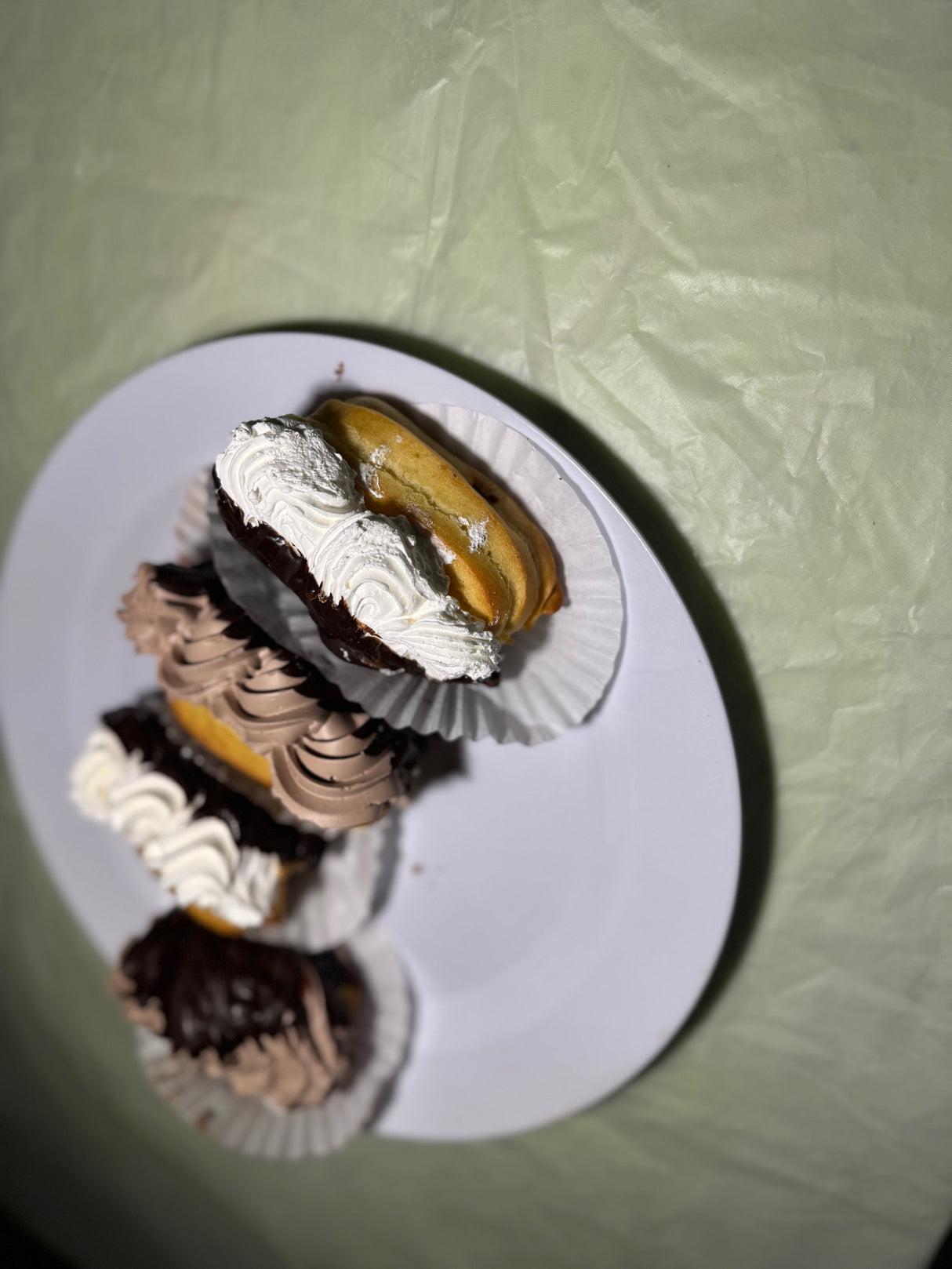 MINI ECLAIRES