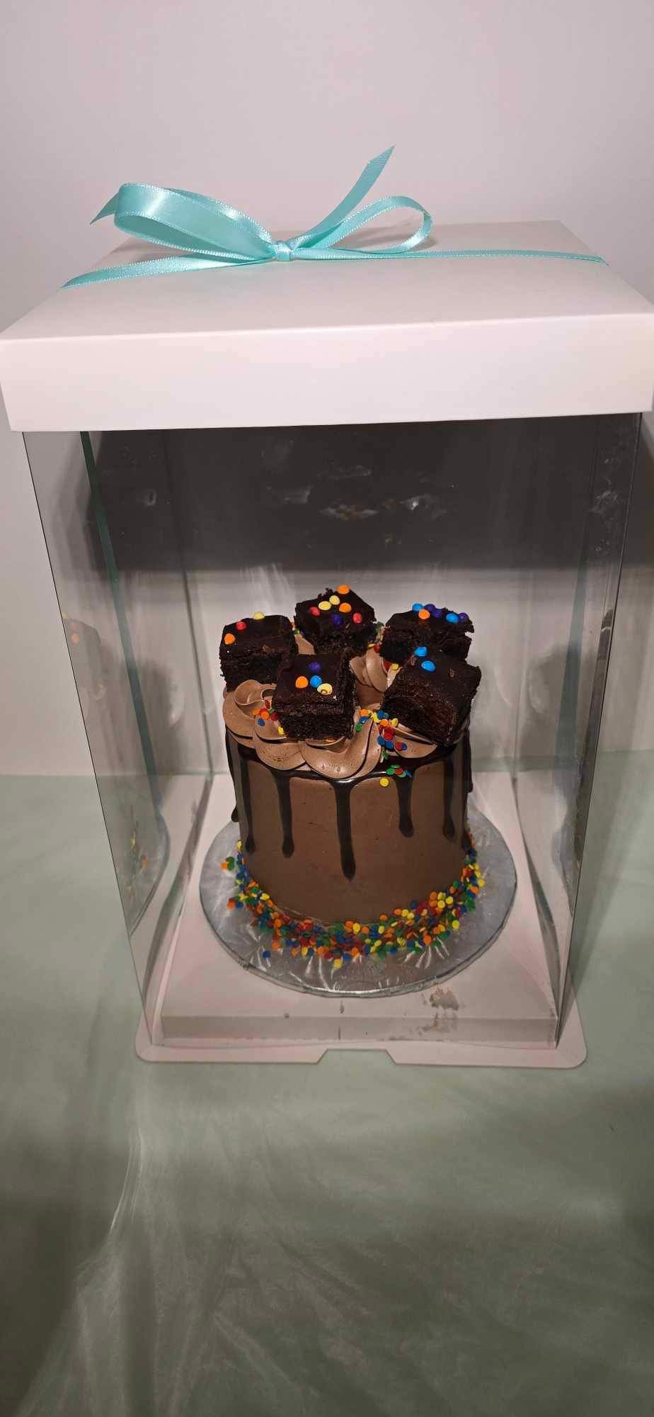 CHOCOLATE VANILLA BROWNIE MINI CAKE