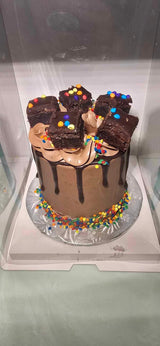 CHOCOLATE VANILLA BROWNIE MINI CAKE